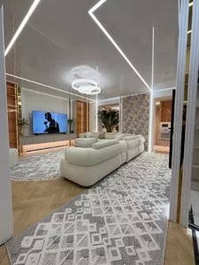4-комнатная квартира на ЦУМе, 100 м2