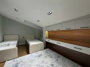 4-комнатная квартира на ул. Ахунбабаев, 122 кв.м