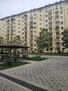 4-комнатная квартира в ЖК Пойтахт Гавхари, 100 кв.м