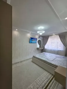 4-комнатная квартира в кирпичном доме, район Сельхоз
