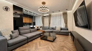 4-комнатная квартира в новостройке, 130 м², Мирабадский район