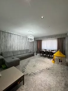5-комнатная квартира в ЖК Новый Век, 192 м²