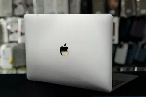 Apple MacBook Air M1 8/256GB 13 дюймов