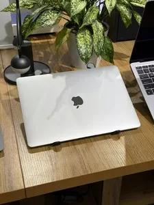 Apple MacBook Air M1 8/256GB 13 дюймов