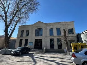 Аренда двухэтажного здания с подвалом в Мирзо-Улугбекском районе