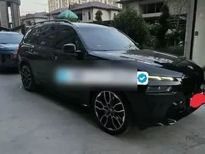 BMW X7 2024, черный, пробег 70 000 км, Самарканд