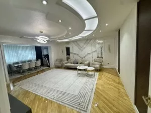 Четырехкомнатная квартира, 140 м2, метро Новза