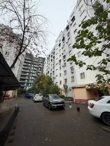 Четырехкомнатная квартира на улице Нукусская, 94 кв.м