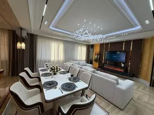 Четырехкомнатная квартира в ЖК Dream House, 140 м2
