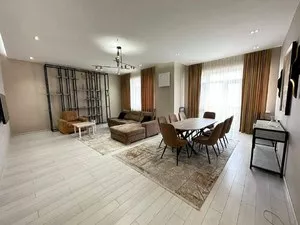 Четырехкомнатная квартира в ЖК Габус, 182 м²