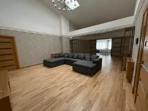 Четырехкомнатная квартира в новостройке, 235 м2, Эко Парк