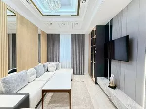 Четырехкомнатная квартира в новостройке New Life, 112 м2