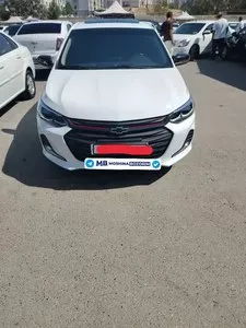 Chevrolet Onix 2024, белый, пробег 47 000 км, бензин, Андижан