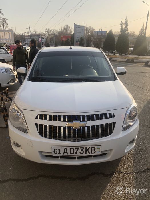 Mashina yuvuvchi sexy qizlar