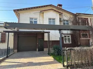 Дом 200 м² на участке 3.2 сотки в Мирзо-Улугбекском районе