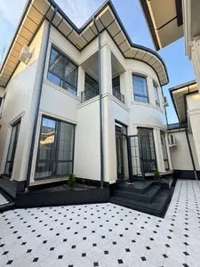 Дом 200 м2 на участке 2.4 сотки в Мирзо-Улугбекском районе
