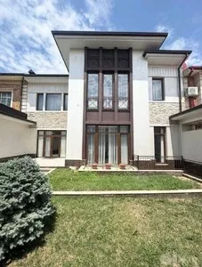 Дом 250 м2 на участке 4 сотки в Мирзо-Улугбекском районе
