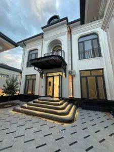 Дом 320 м2 на участке 2.5 сотки в Юнусабадском районе