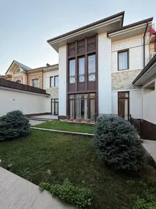 Дом 480 м2 на участке 4 сотки в Мирзо-Улугбекском районе