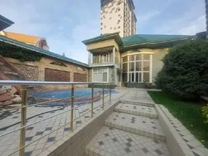 Дом 600 м2 на участке 6 соток в Яккасарайском районе