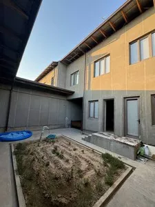 Дом 8 комнат на участке 2,5 сот. в Мехнат Кизгалдоқ, с ремонтом и подвалом