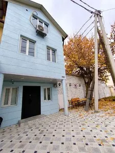 Дом новой постройки в Мирабадском районе