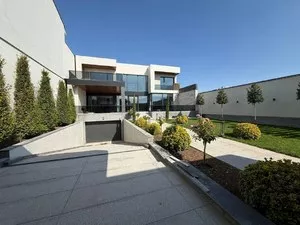 Дом в Мирзо-Улугбекском районе, 750 м2