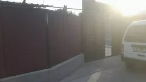 Дом в стиле дачи с бассейном и баней