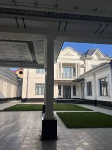 Двухэтажный дом 560 м2 в Кибрайском районе