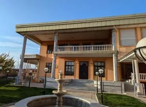 Двухэтажный дом 574 м2 на участке 14 соток в Мирзо-Улугбекском районе