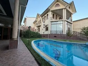 Двухэтажный дом 620 м2 в Яккасарайском районе