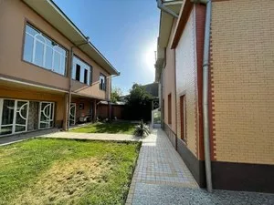 Двухэтажный дом 728 м2 в Мирзо-Улугбекском районе