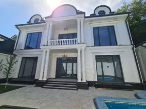 Двухэтажный дом 870 м2 в Мирзо-Улугбекском районе