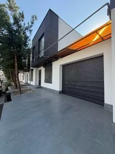 Двухэтажный коттедж в Мирзо-Улугбекском районе