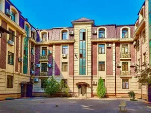 Двухуровневая 2-комнатная квартира в Мирзо-Улугбекском районе