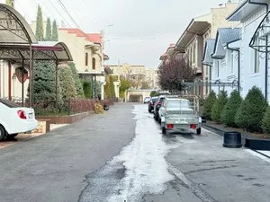 Евро-дом 800 м2 на участке 6 соток в Юнусабадском районе