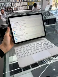 iPad 128GB с клавиатурой