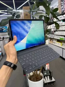 iPad Pro 11 дюймов (2018) 512 ГБ Wi-Fi с клавиатурой
