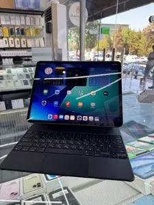 iPad Pro 12.9 M2 LTE 128 ГБ с Magic Keyboard