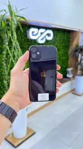 iPhone 11 64 ГБ, черный, АКБ 70%, состояние среднее