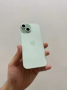 iPhone 15 256GB Green