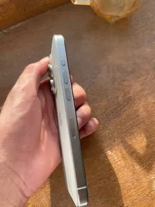 iPhone 15 Pro 256 ГБ, цвет титан, идеальное состояние