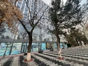 Коммерческое помещение 1500 м2 на первой линии, метро Шахристанская