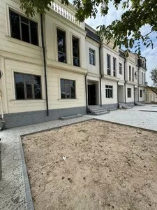 Коттедж 5 комнат, 0.9 соток в Алмазарском районе