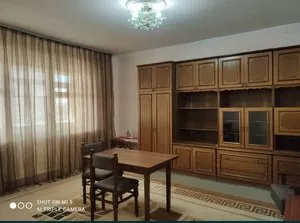 Квартира 2-комнатная, 60 кв.м, массив Риёзий