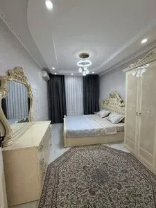 Квартира 4-комнатная, 125 м², Шайхонтахурский район, Банковский дом