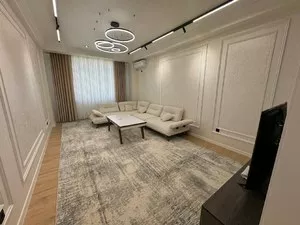 Квартира 4-комнатная в ЖК Hillmar, 121 м2