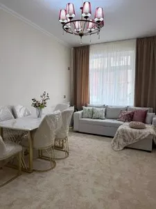 Квартира 60 м² в новостройке Азия Хаус, с ремонтом и мебелью
