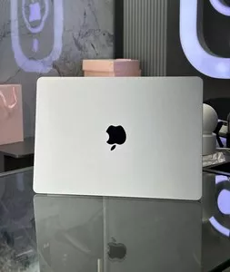 MacBook Air 13.6 M4 16/256gb