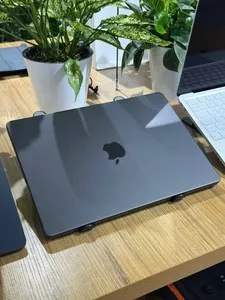 MacBook Pro 14" M4 16/512 ГБ Space Black